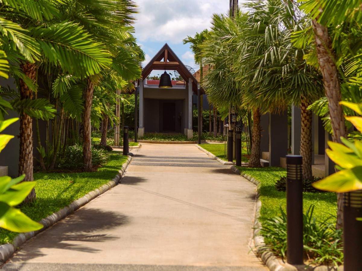 Rent villa Alice, Thailand, Phuket, Nai Harn | Villacarte