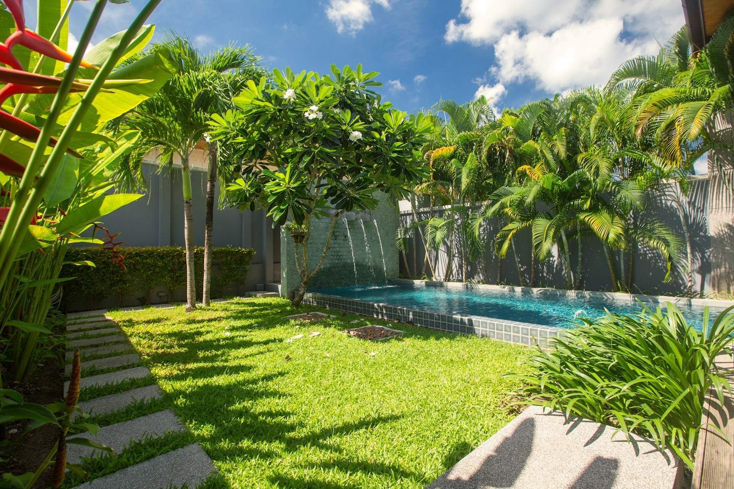 Rent villa IORAMA, Thailand, Phuket, Nai Harn | Villacarte
