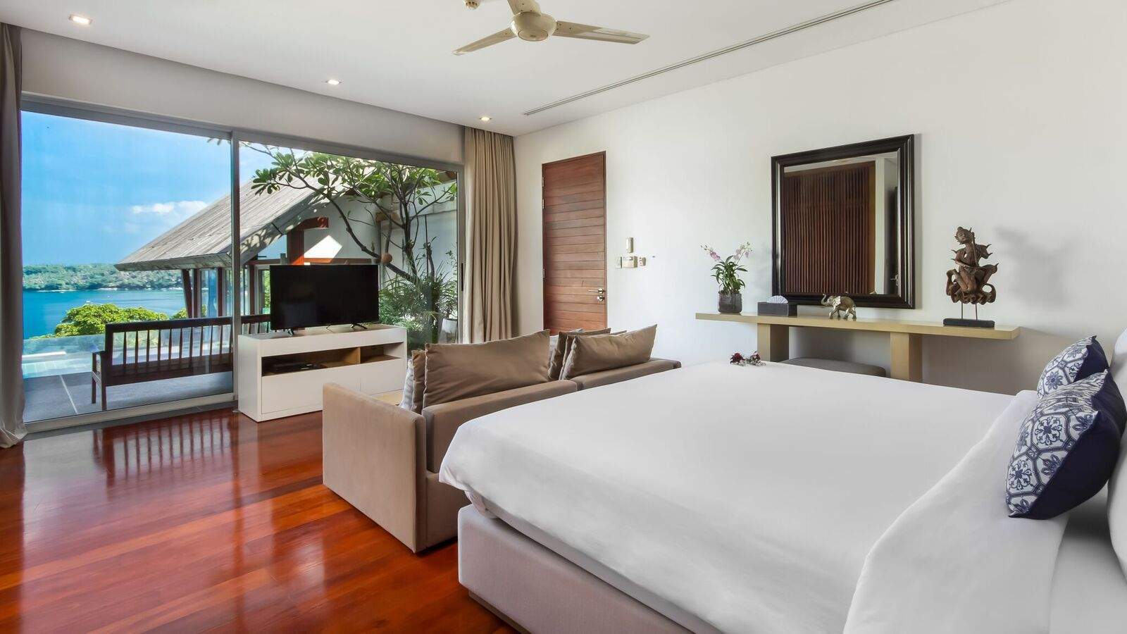 Rent villa Laemsingh 3, Thailand, Phuket, Surin | Villacarte