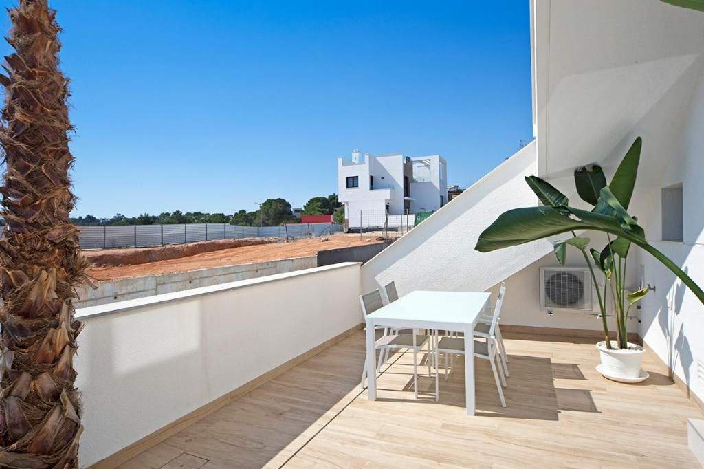 Продажа недвижимости  LAGUNA BEACH RESORT - GROUND FLOOR BUNGALOW , Испания, Коста Бланка, Торревьеха | Villacarte
