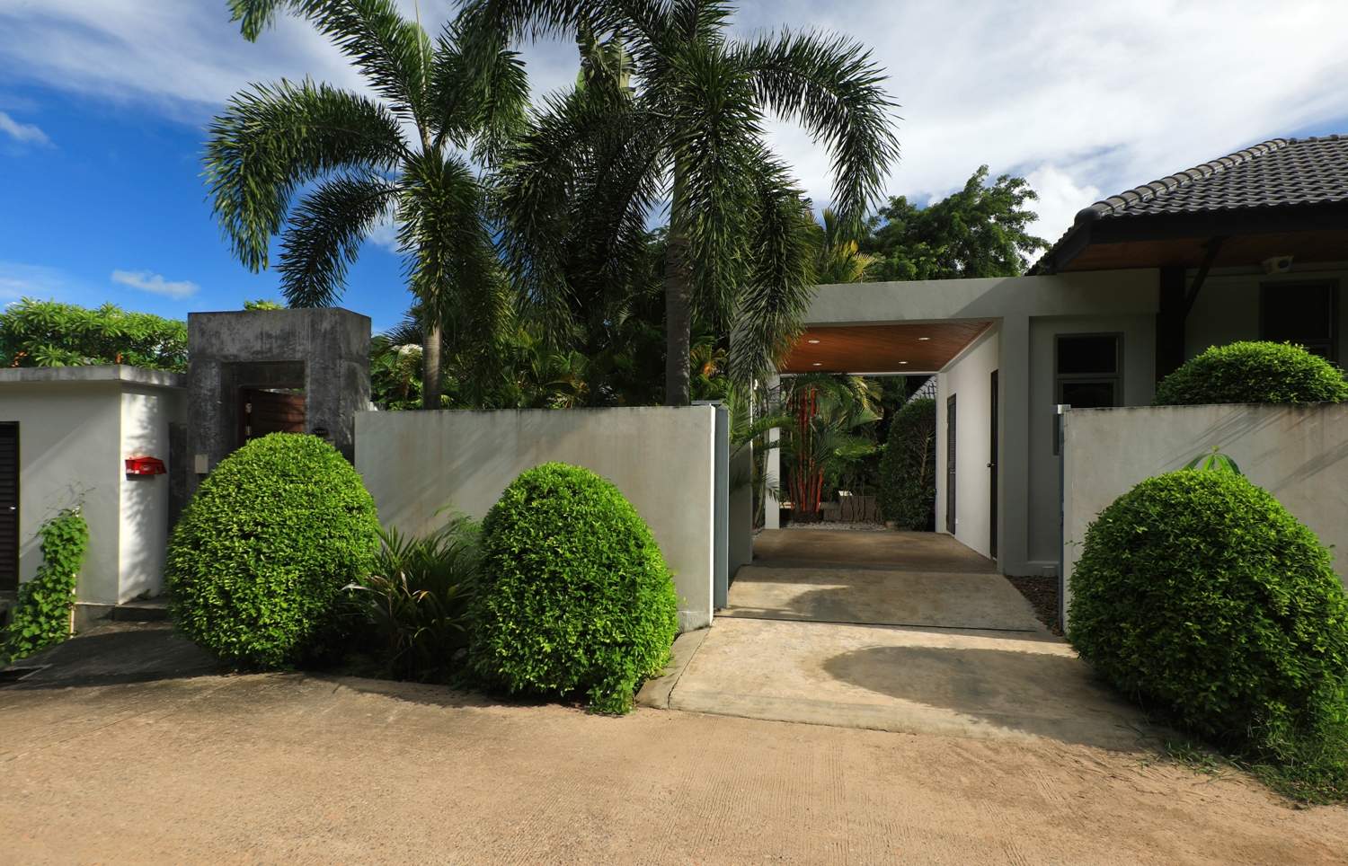 Rent villa HENI, Thailand, Phuket, Nai Harn | Villacarte