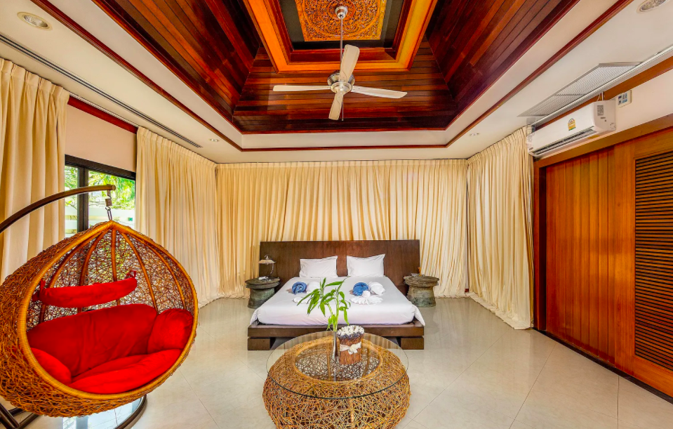 Rent villa Toba, Thailand, Phuket, Nai Harn | Villacarte