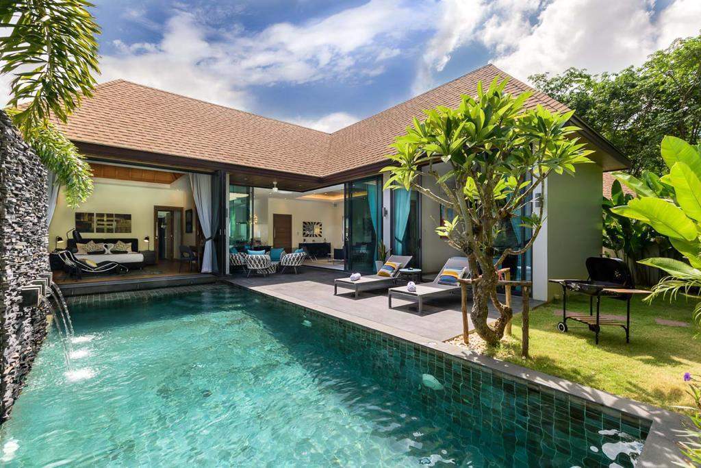 Rent villa grand pool, Thailand, Phuket, Nai Harn | Villacarte