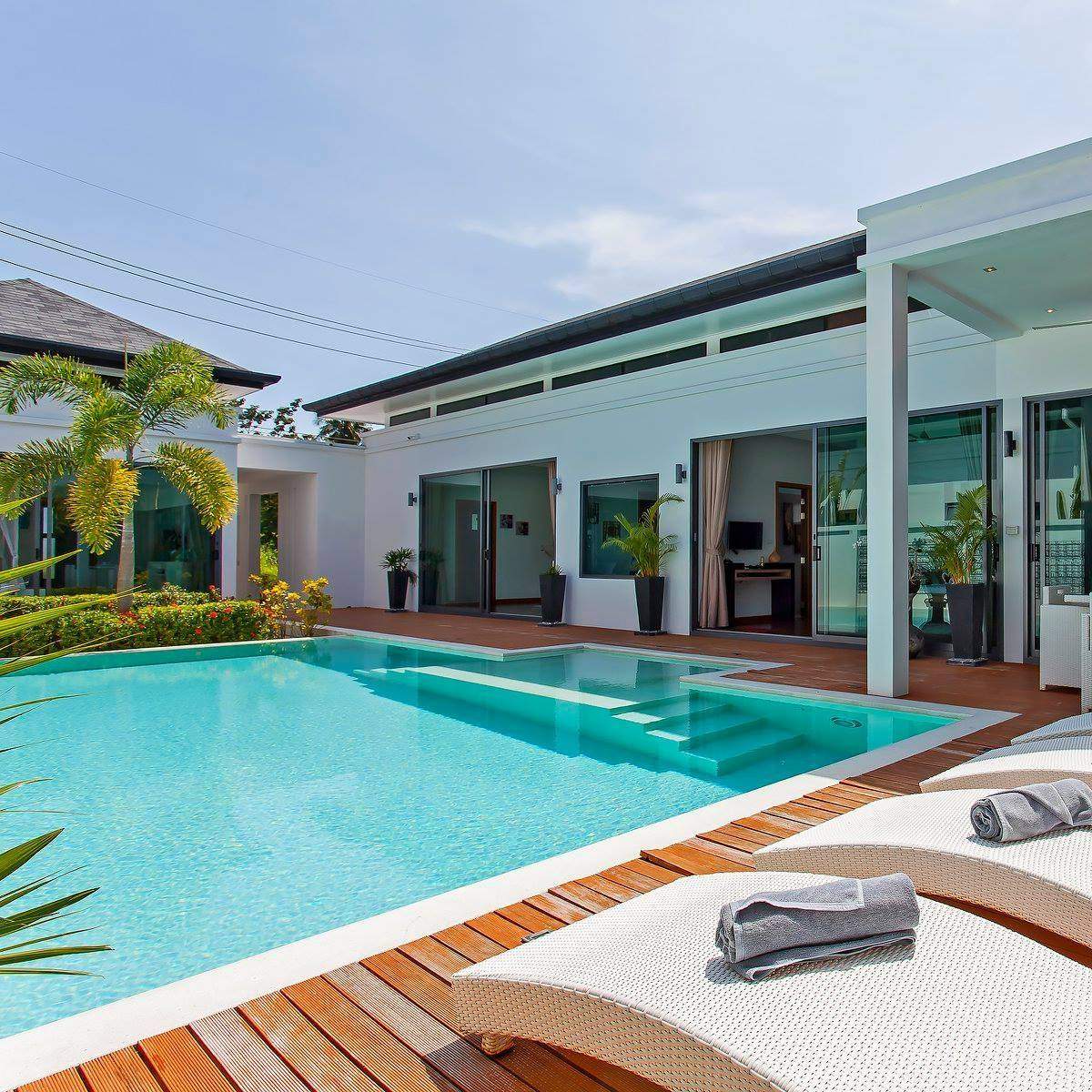 Rent villa Baannaraya Rob Roy Villa 65/27, Thailand, Phuket, Nai Harn | Villacarte