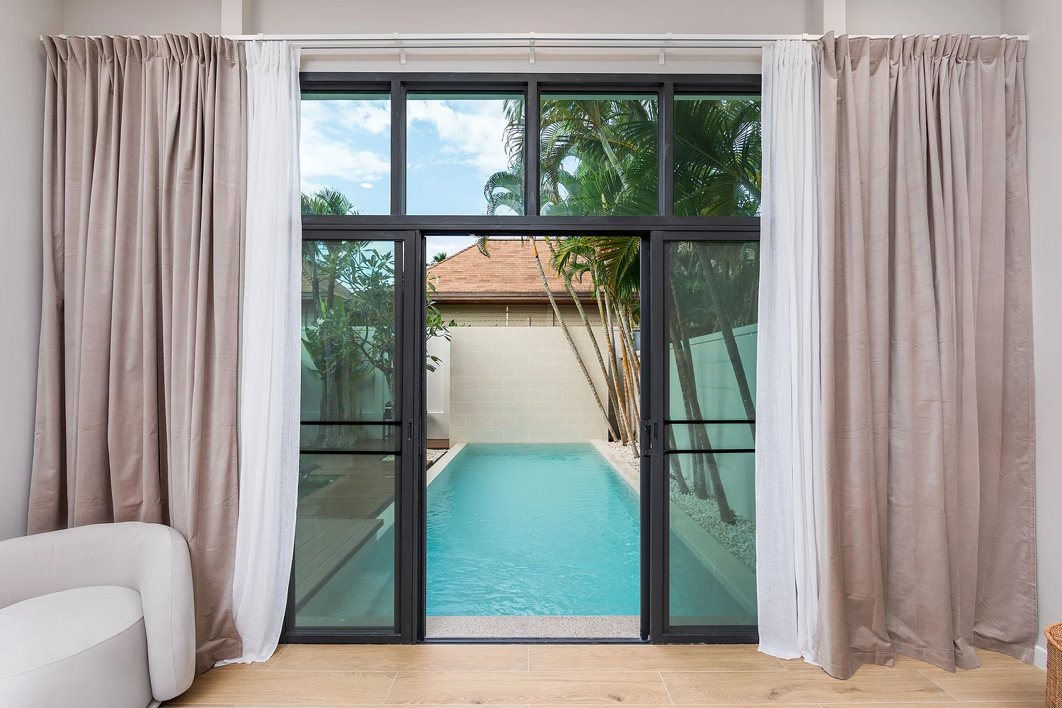Продажа недвижимости Two Villas Onyx Saiyuan Estate, Таиланд, Пхукет, Най Харн | Villacarte