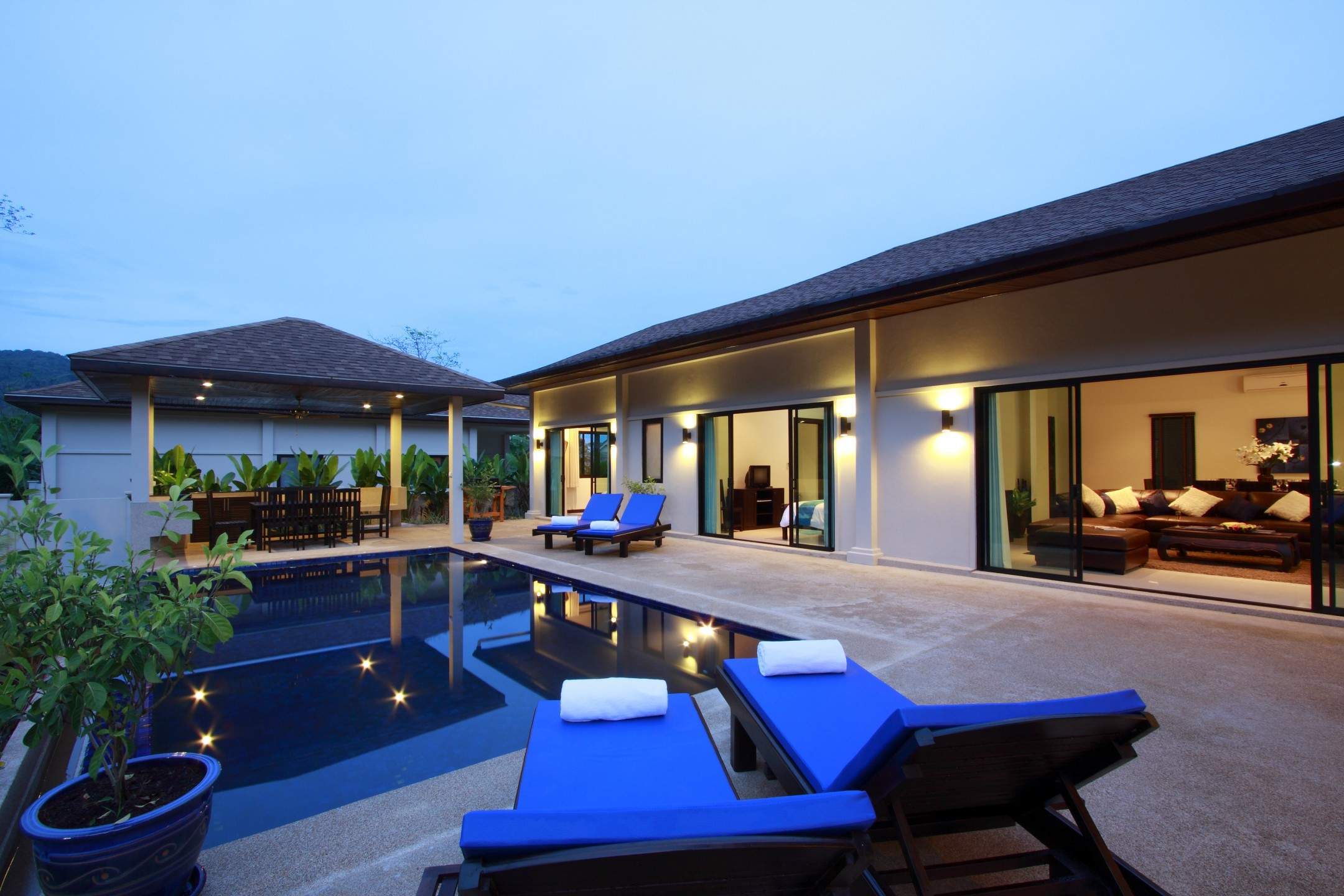 Rent villa Louise, Thailand, Phuket, Nai Harn | Villacarte