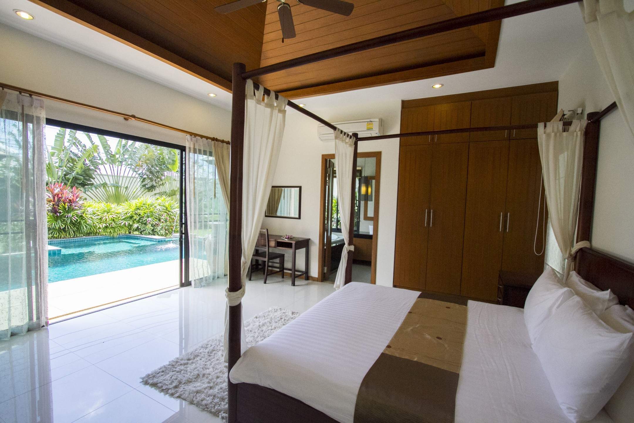 Rent villa Catherine, Thailand, Phuket, Nai Harn | Villacarte