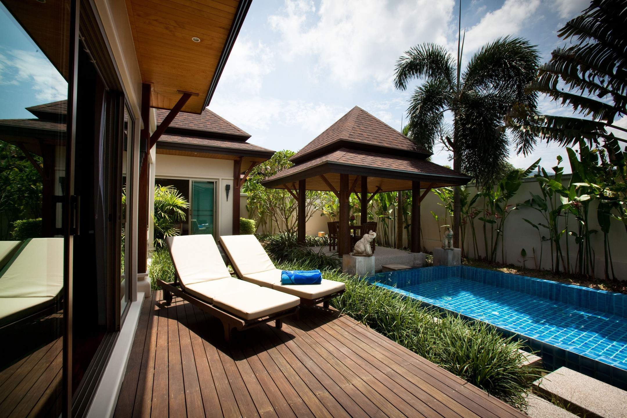 Rent villa Doris, Thailand, Phuket, Nai Harn | Villacarte