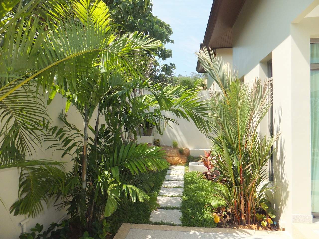 Rent villa Despina, Thailand, Phuket, Nai Harn | Villacarte