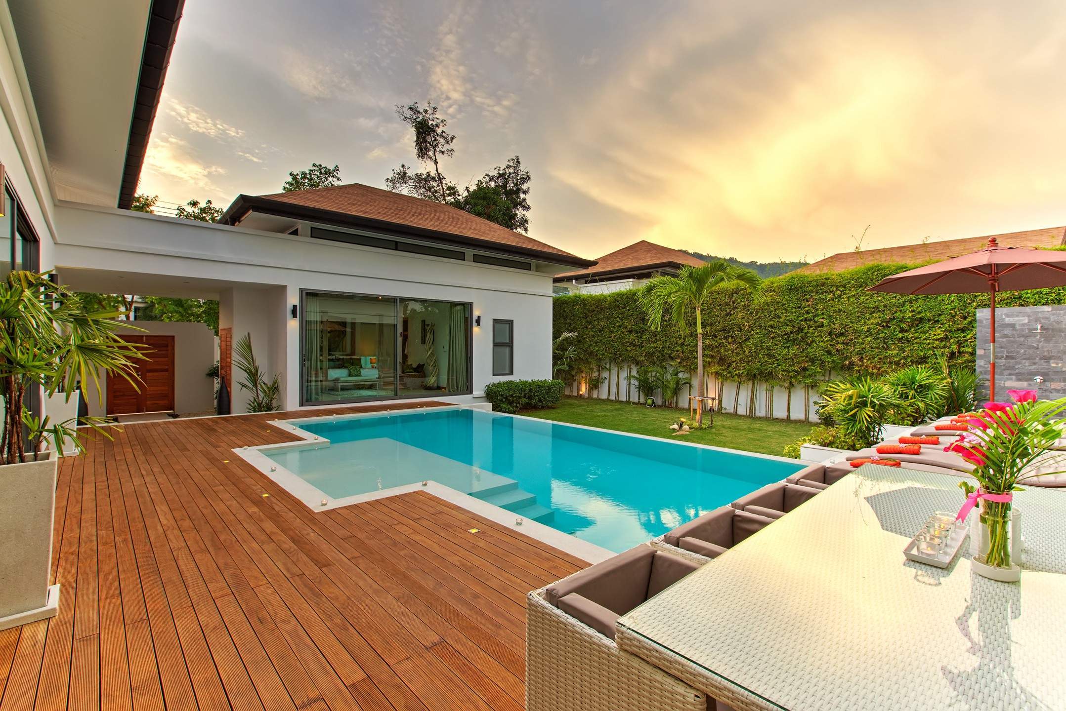 Rent villa Baannaraya, Thailand, Phuket, Nai Harn | Villacarte