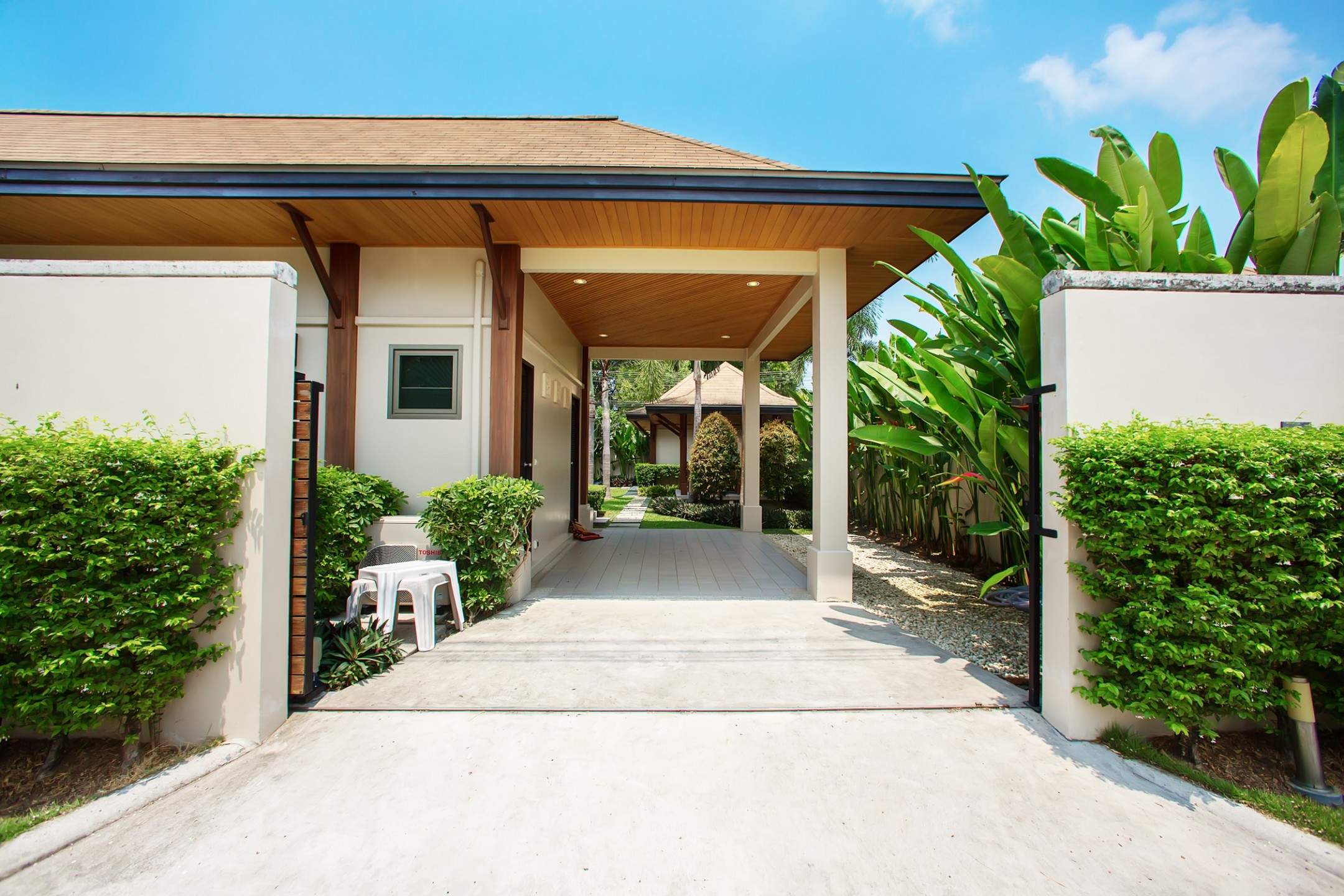 Rent villa Hatiti, Thailand, Phuket, Nai Harn | Villacarte