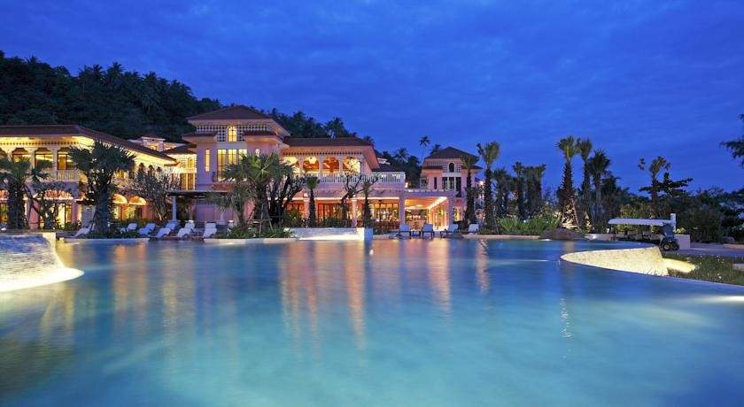 Продажа недвижимости Centara Grand Beach Resort Phuket, Таиланд, Пхукет, Карон | Villacarte