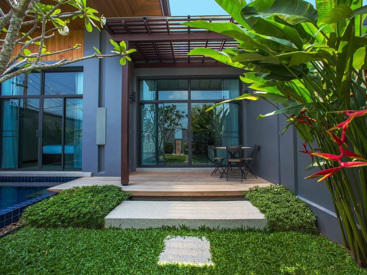 Rent villa Miriama, Thailand, Phuket, Nai Harn | Villacarte