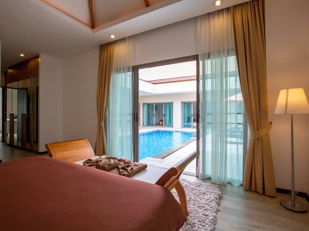 Rent villa Bond, Thailand, Phuket, Nai Harn | Villacarte