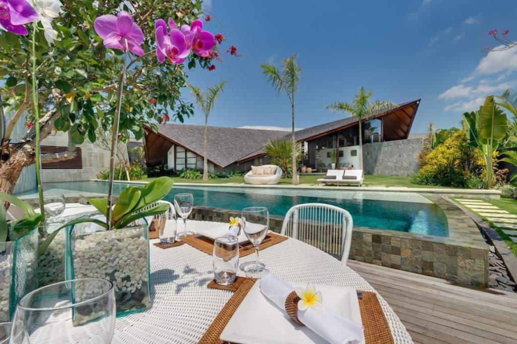 Rent villa Iris, Indonesia, Bali, Seminjak | Villacarte