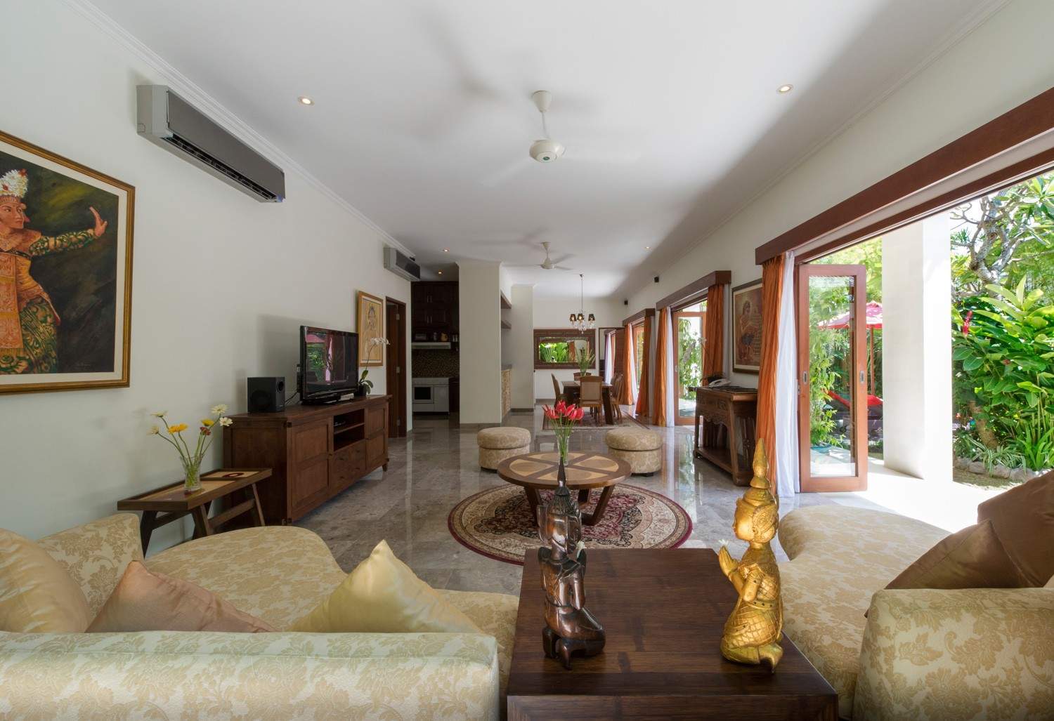 Rent villa Ernestine, Indonesia, Bali, Seminjak | Villacarte